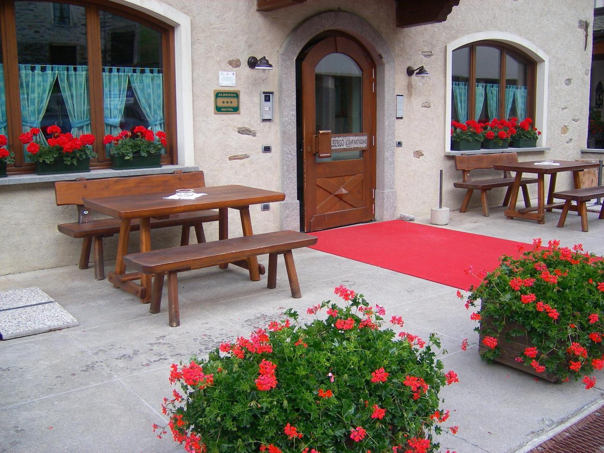 Hotel Compagnoni Santa Caterina Valfurva Eksteriør billede