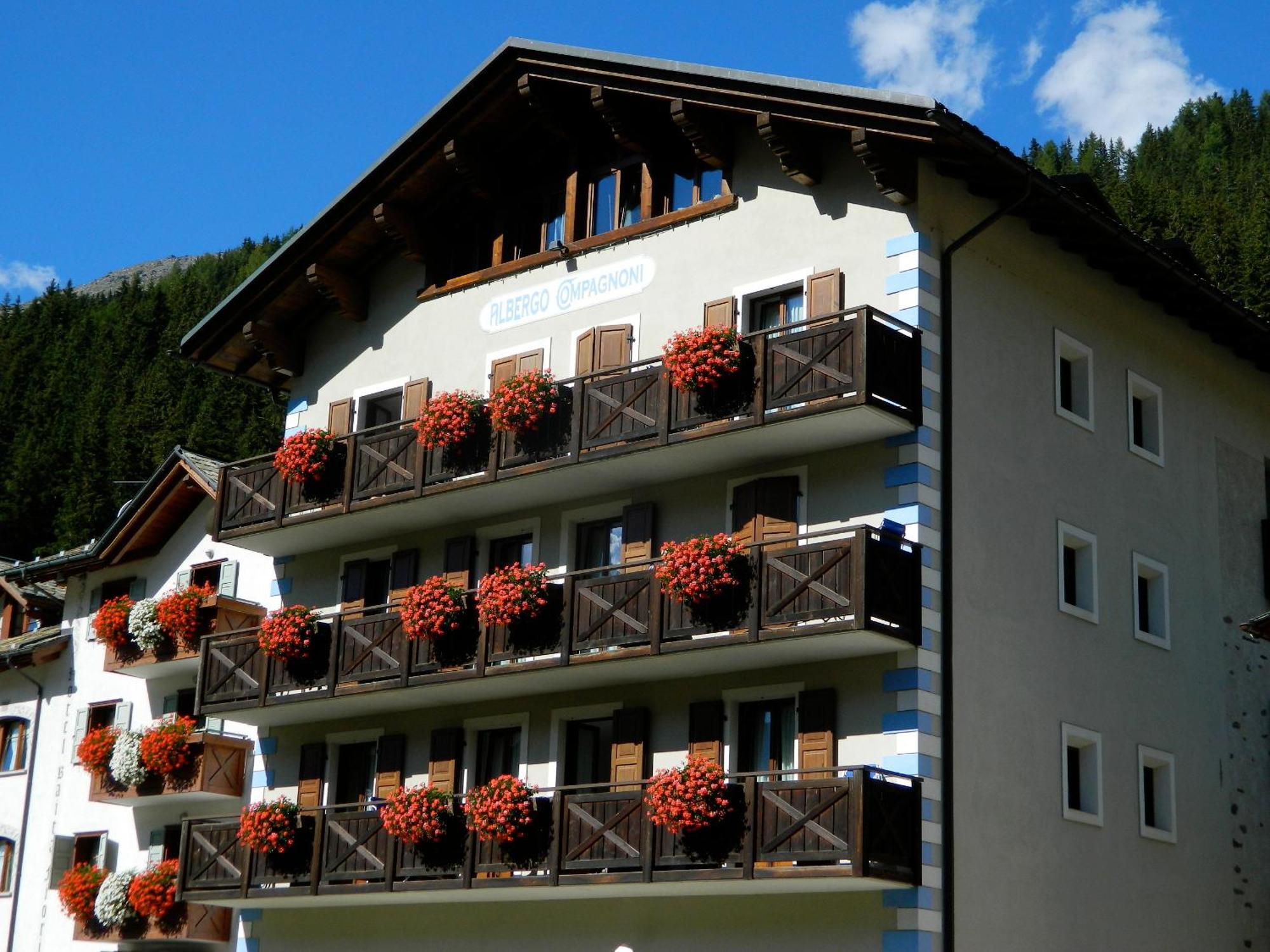Hotel Compagnoni Santa Caterina Valfurva Eksteriør billede